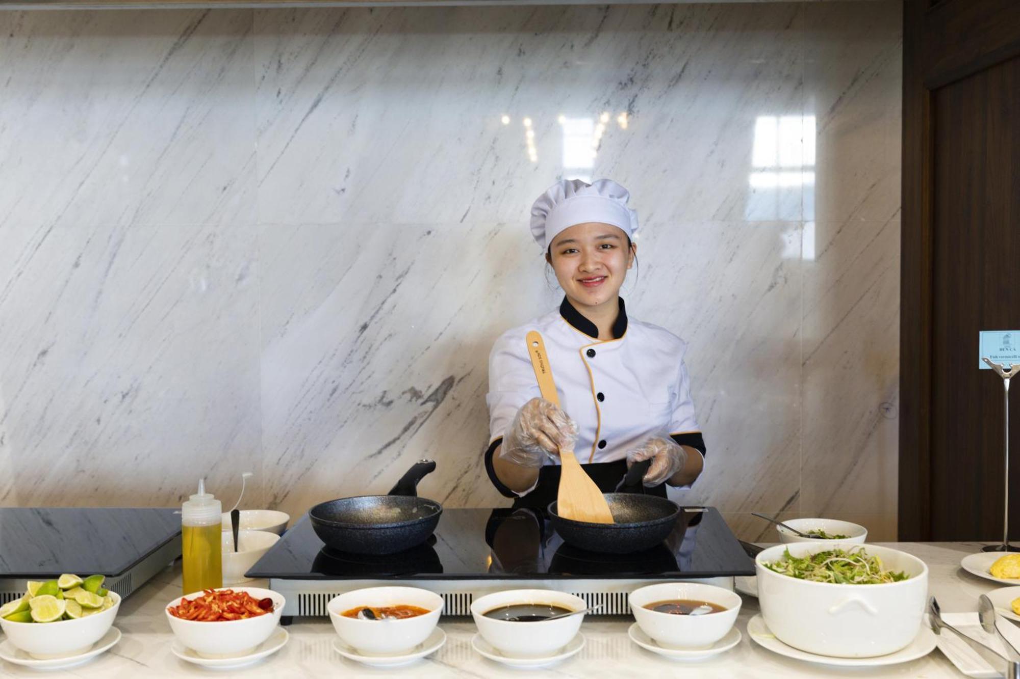 Cct Luxury Hotel ニャチャン エクステリア 写真